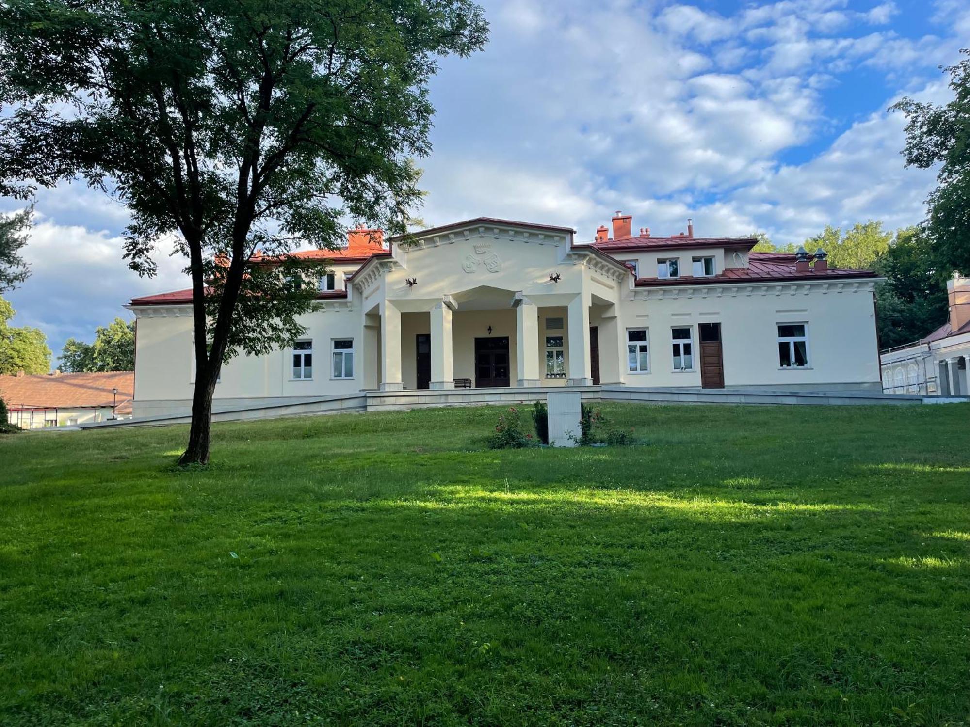 Palac Zbylitowskich Zbylitowska Gora 外观 照片